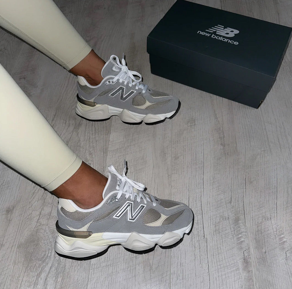 9060 Slate Grey Timberwolf